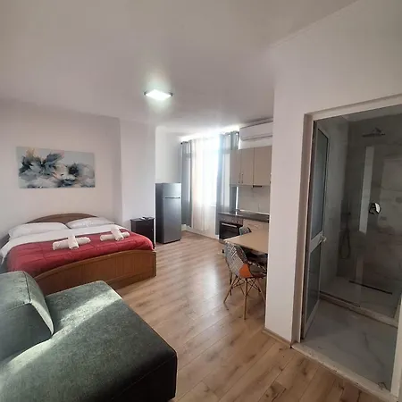 Albania Comfort Near Center Lejlighed