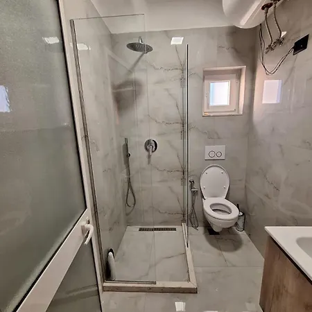 アパート Albania Comfort Near Center *