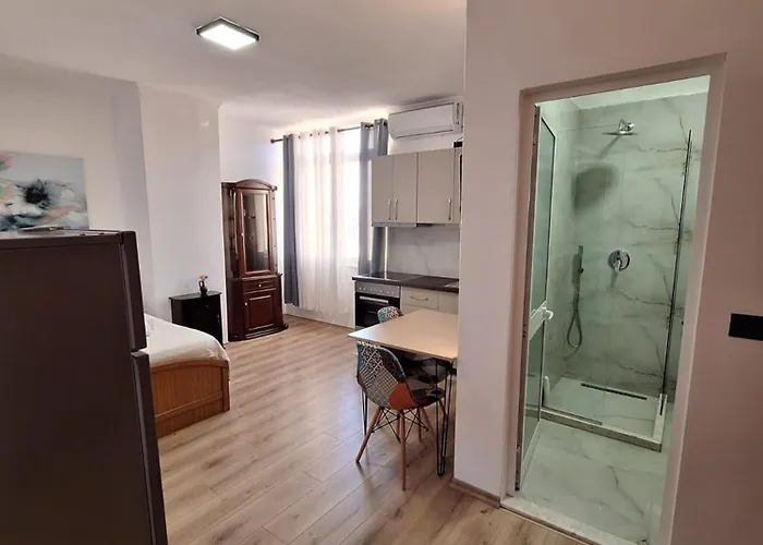 Albania Comfort Near Center Appartamento Tirana