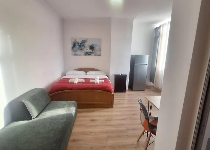 Albania Comfort Near Center Appartamento